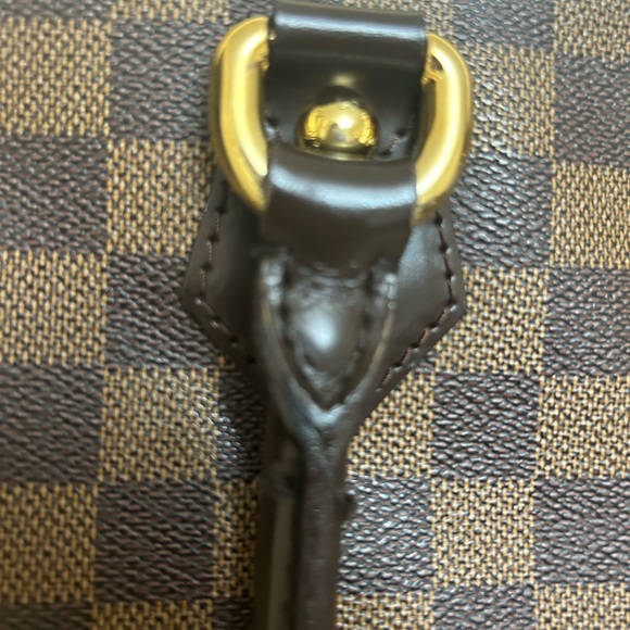 Louis Vuitton Saleya MM - Picture 12 of 15